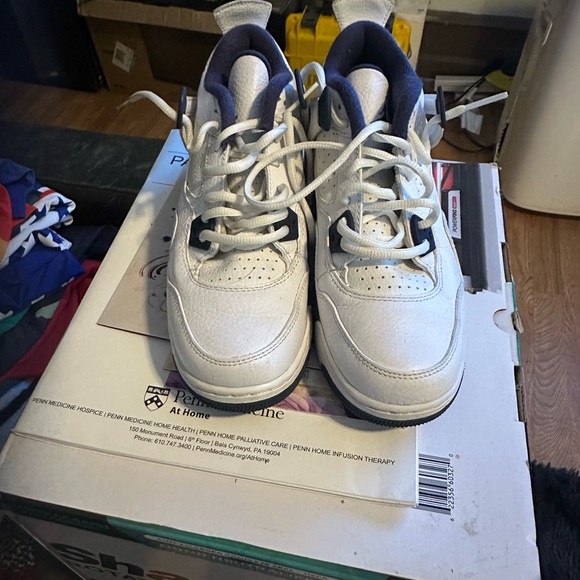 Jordan 4 Columbia - Picture 2 of 2